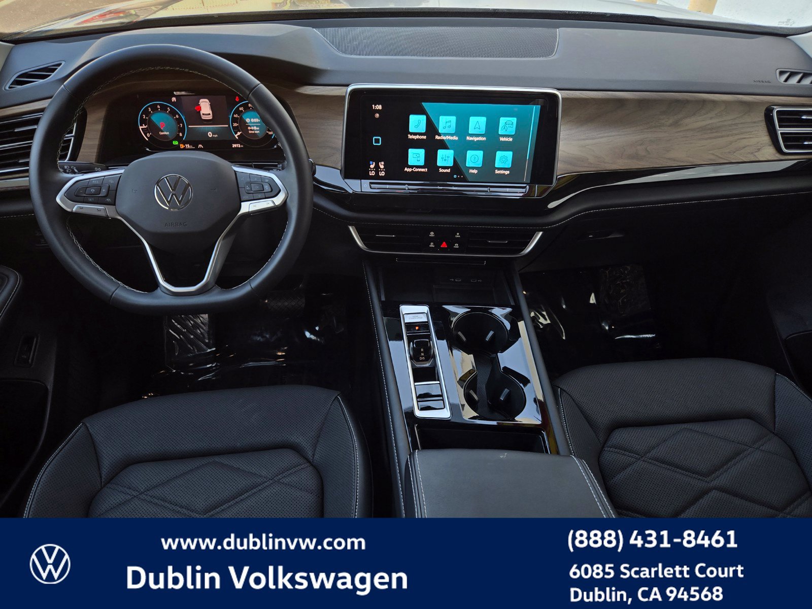 Used 2024 Volkswagen Atlas SE AWD/4WD image 15
