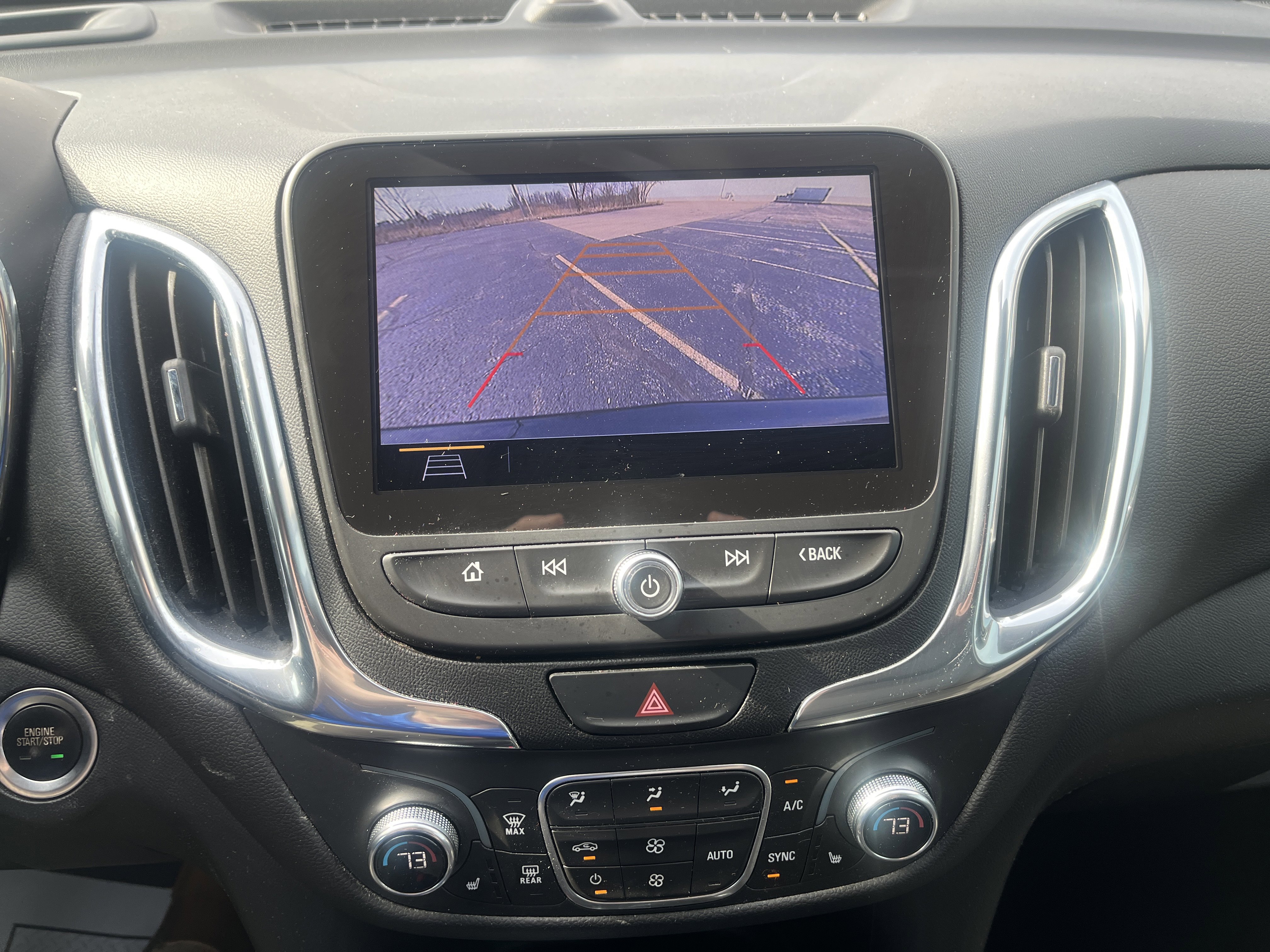 Used 2020 Chevrolet Equinox LT image 25