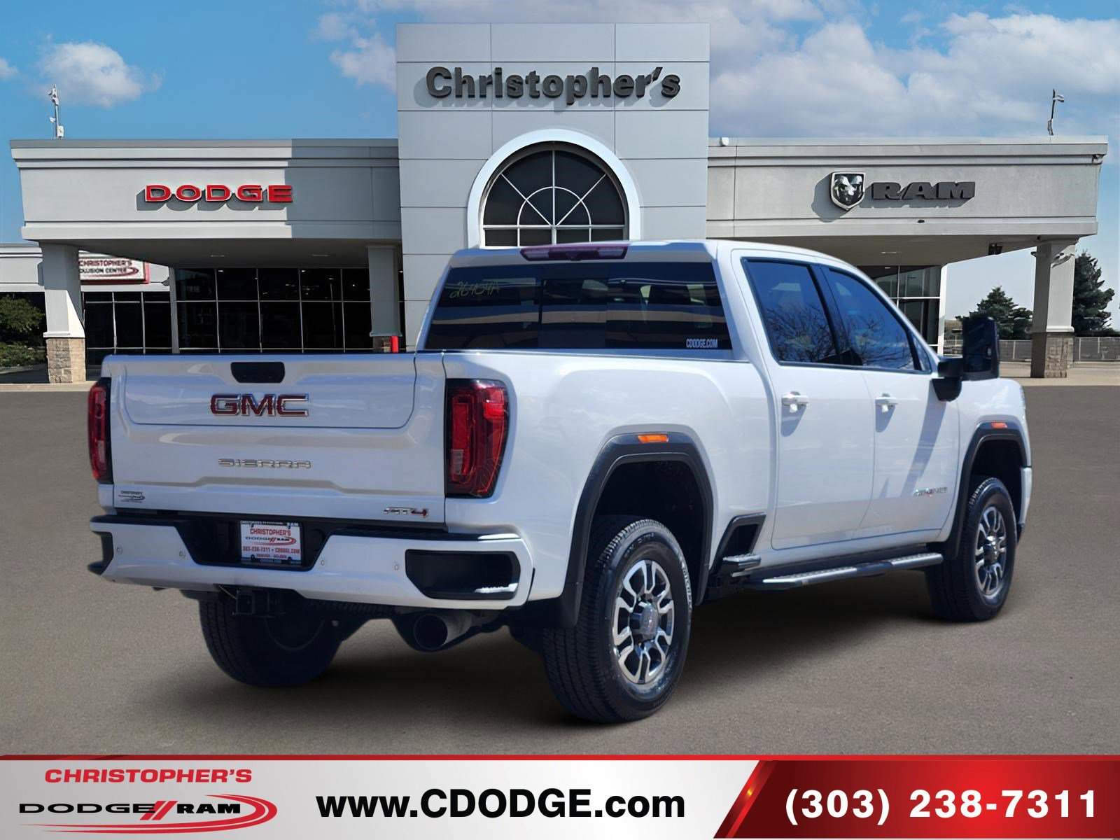 Used 2023 GMC Sierra 2500 AT4 w/ AT4 Preferred Package image 3