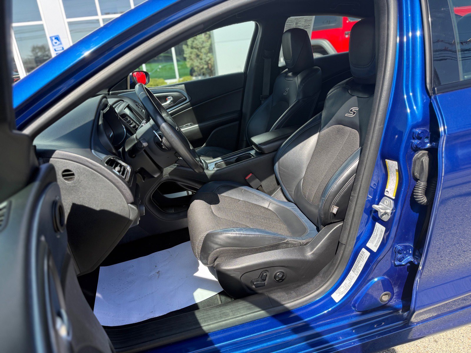 Used 2015 Chrysler 200 S w/ Navigation & Sound Group I image 10