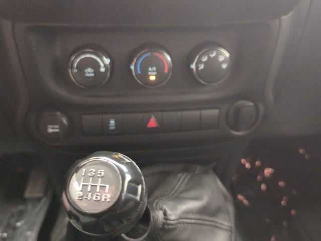 Used 2015 Jeep Wrangler Unlimited Sport image 17