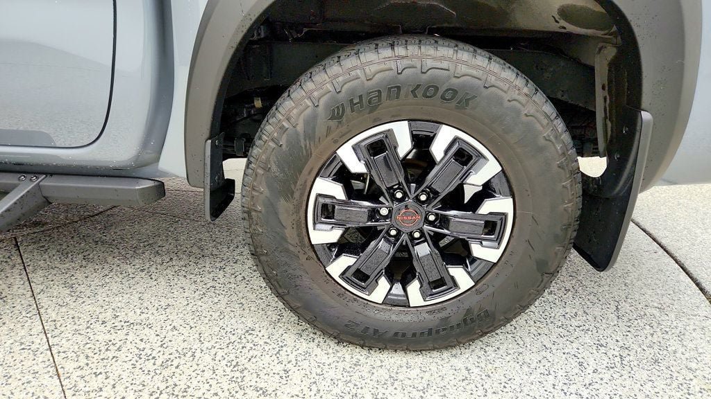 Used 2023 Nissan Frontier PRO-4X w/ Pro Convenience Package AWD/4WD image 9