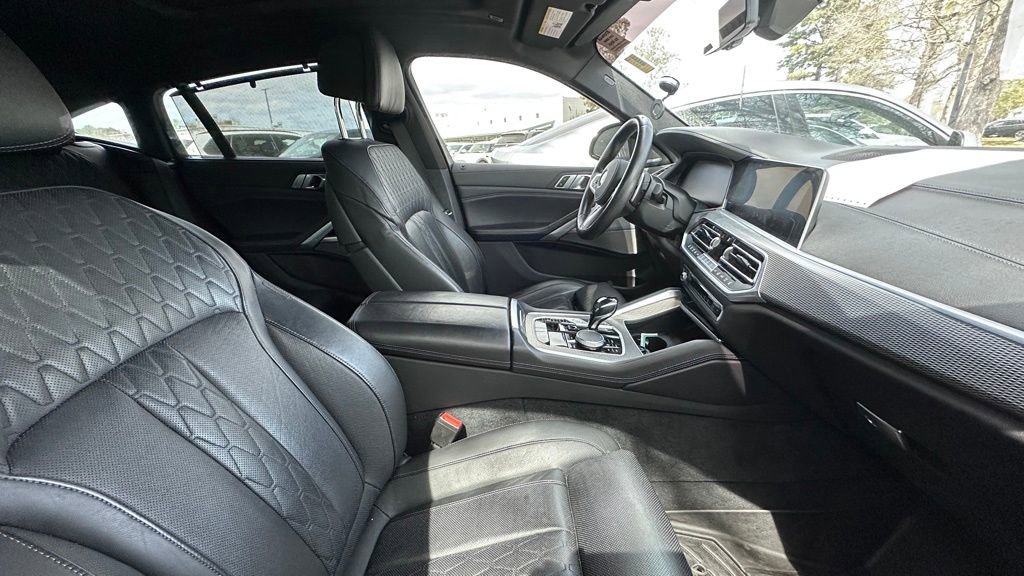Used 2021 BMW X6 M50i w/ Premium Package image 6