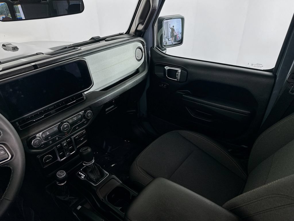 Certified 2025 Jeep Gladiator Sport AWD/4WD image 34