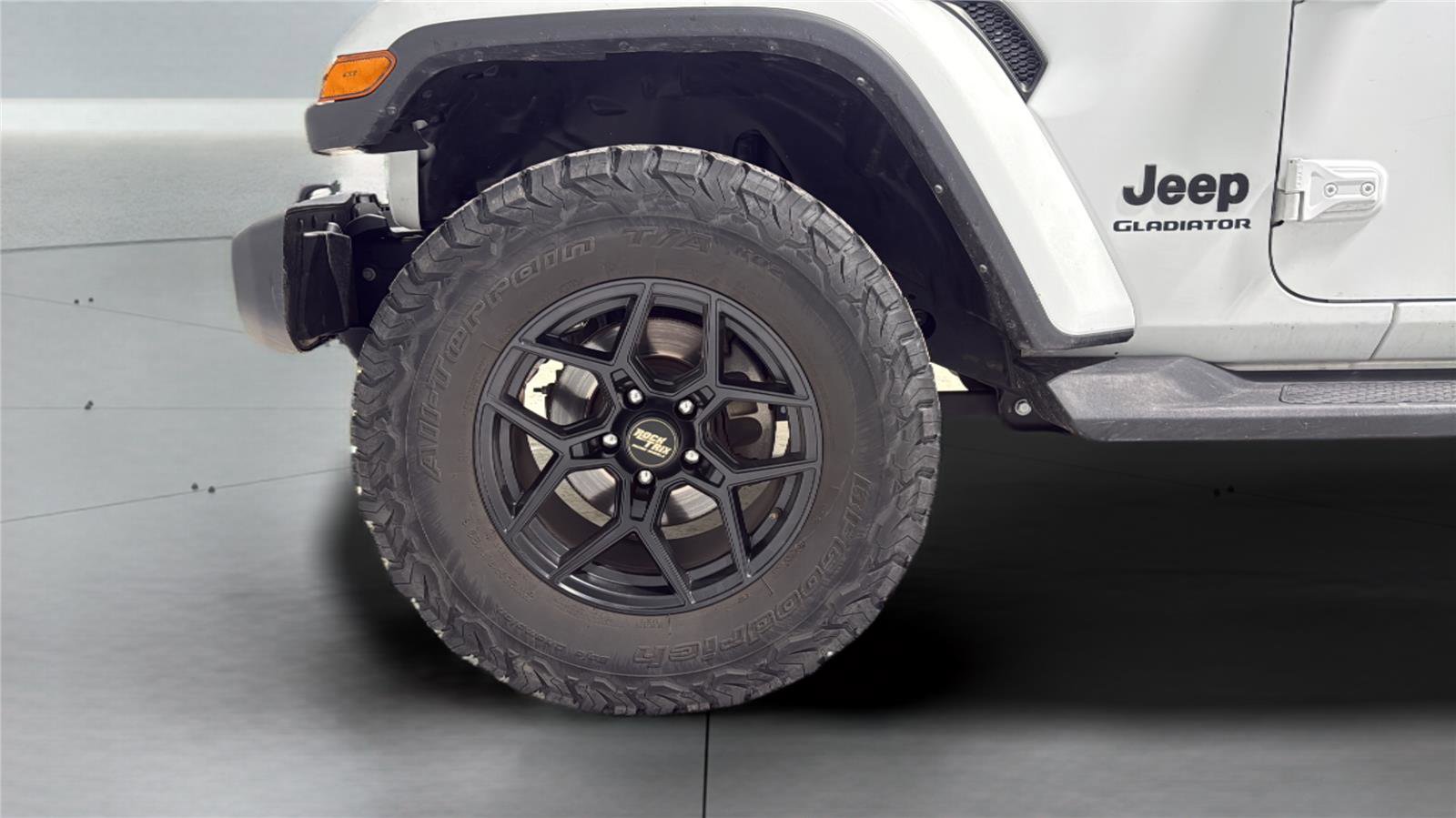 Used 2022 Jeep Gladiator Sport image 9