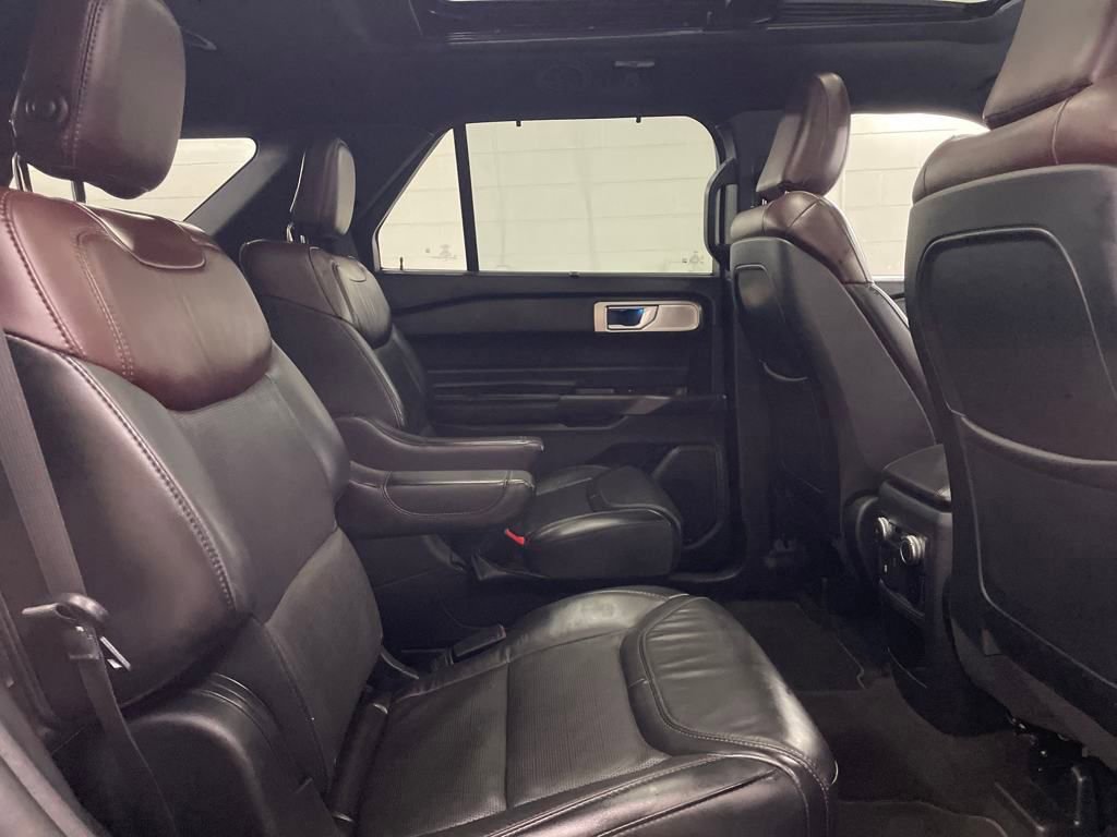 Used 2020 Ford Explorer Platinum w/ Premium Technology Package AWD/4WD image 29