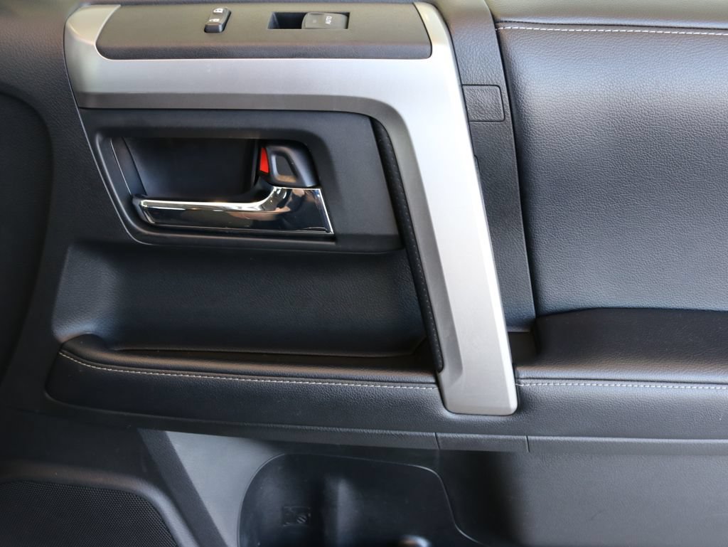 Used 2019 Toyota 4Runner SR5 AWD/4WD image 37