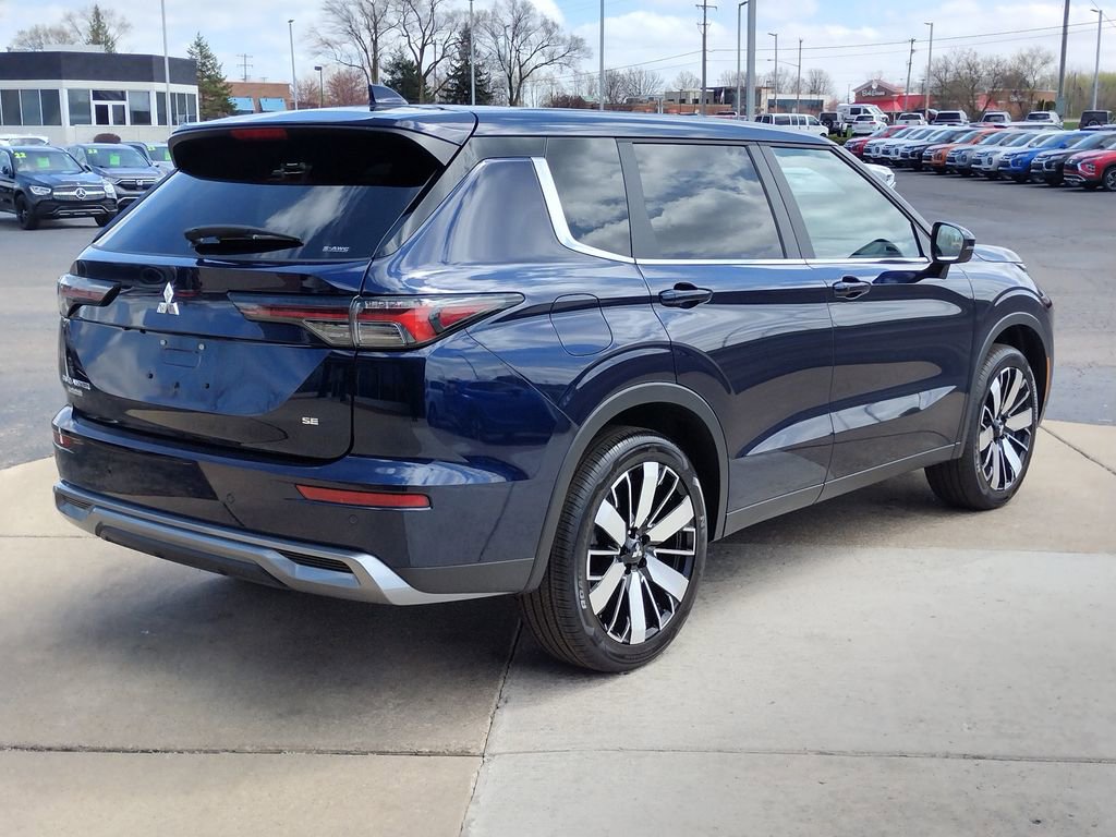 New 2026 Mitsubishi Outlander SE AWD/4WD image 17
