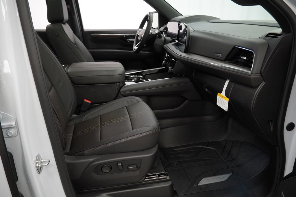 Used 2026 Chevrolet Tahoe High Country AWD/4WD image 33