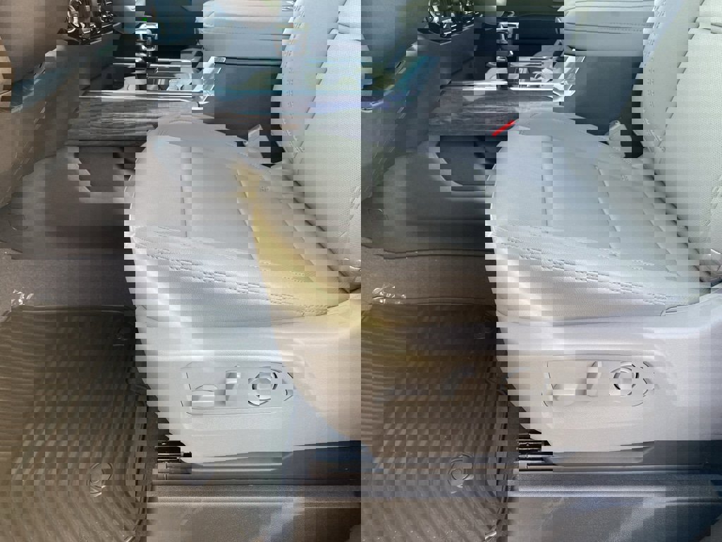 New 2026 Chevrolet Silverado 1500 LTZ w/ Z71 Off-Road Package image 17