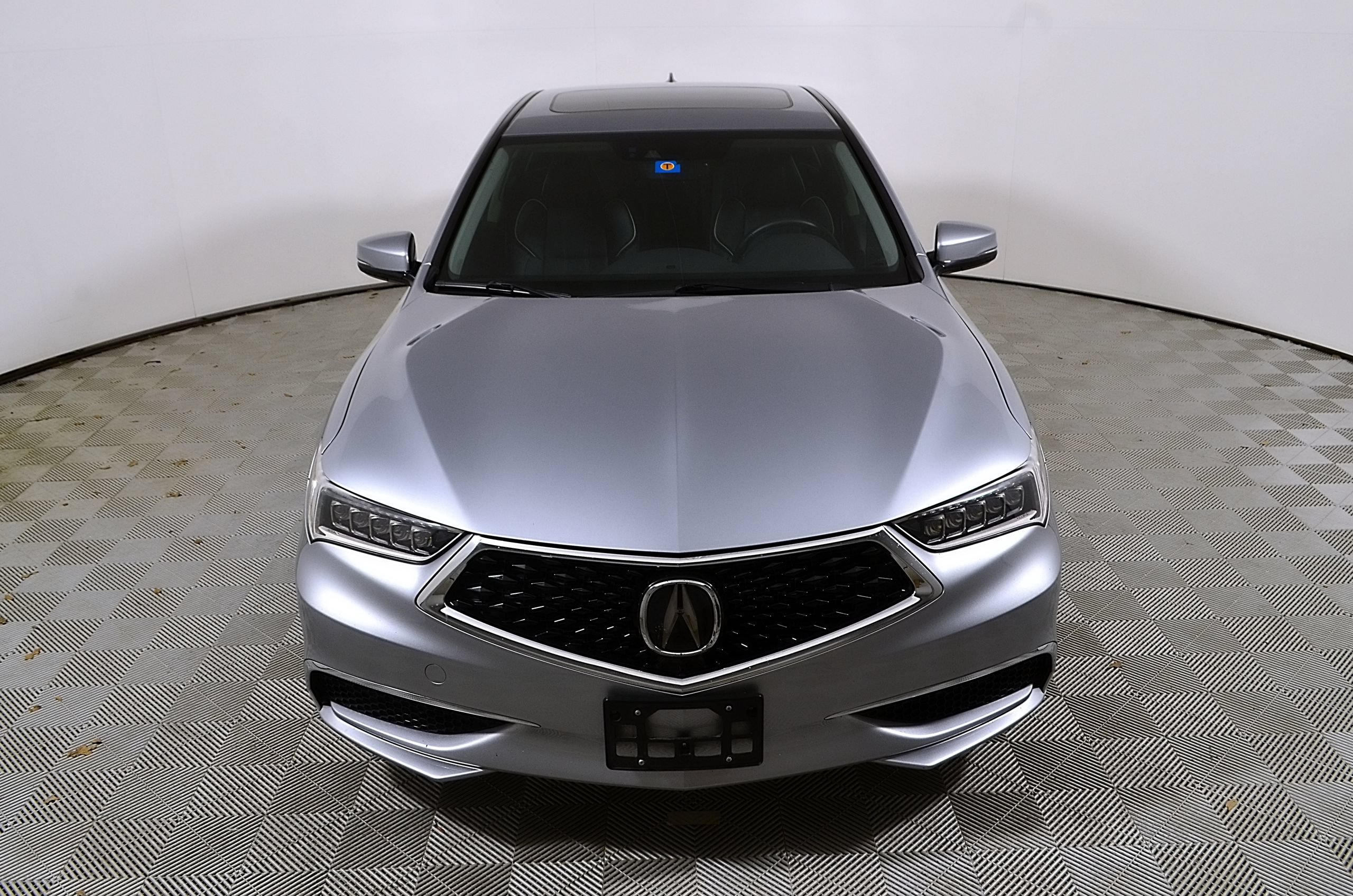 Used 2018 Acura TLX V6 w/ Technology Package FWD image 4