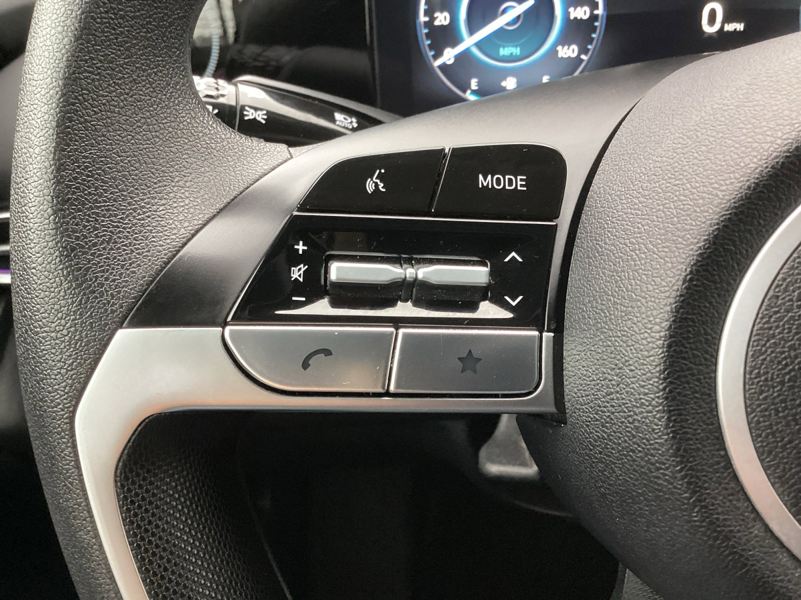 Used 2024 Hyundai Elantra SEL image 18