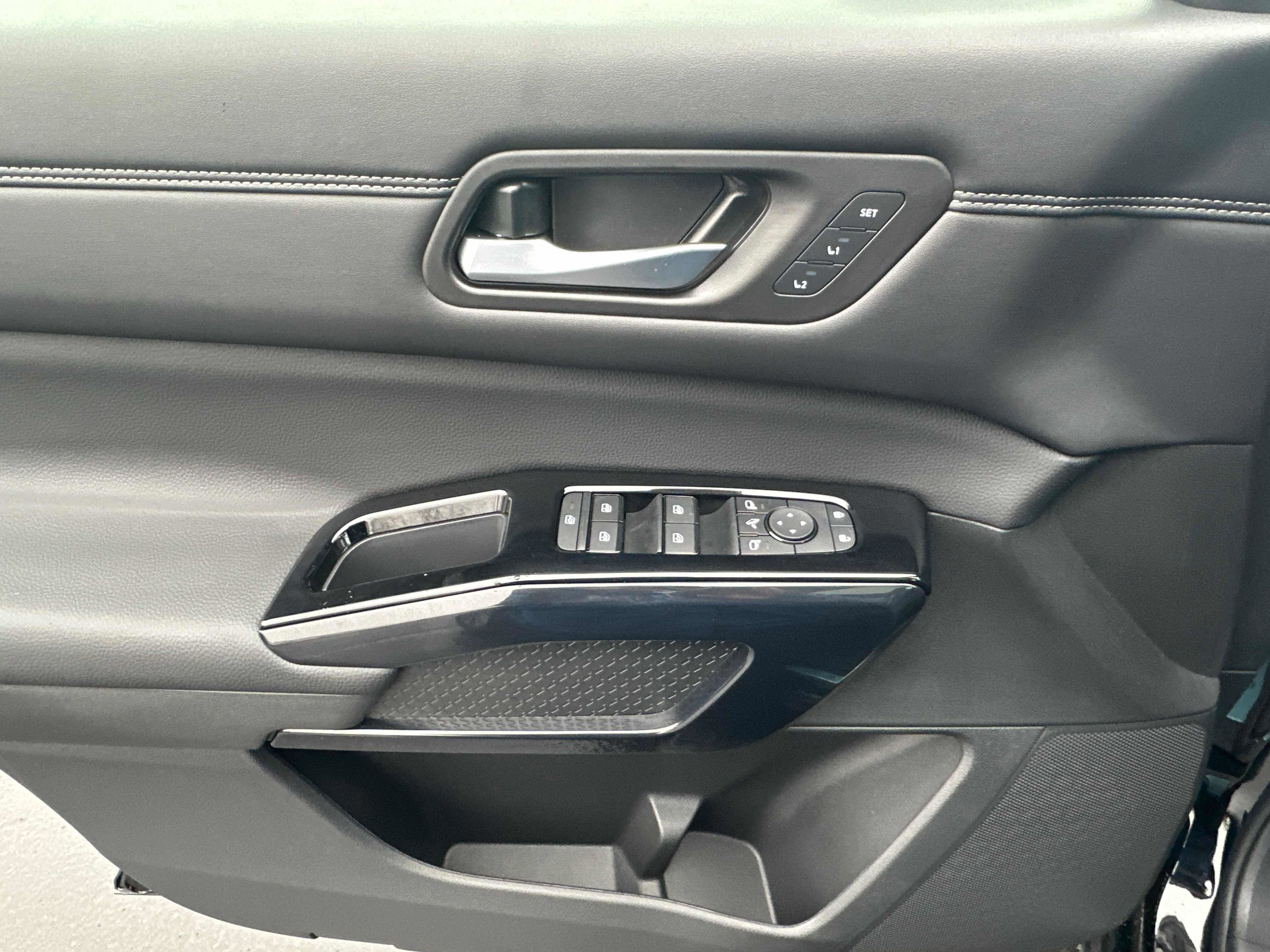 New 2026 Nissan Pathfinder Platinum AWD/4WD image 19