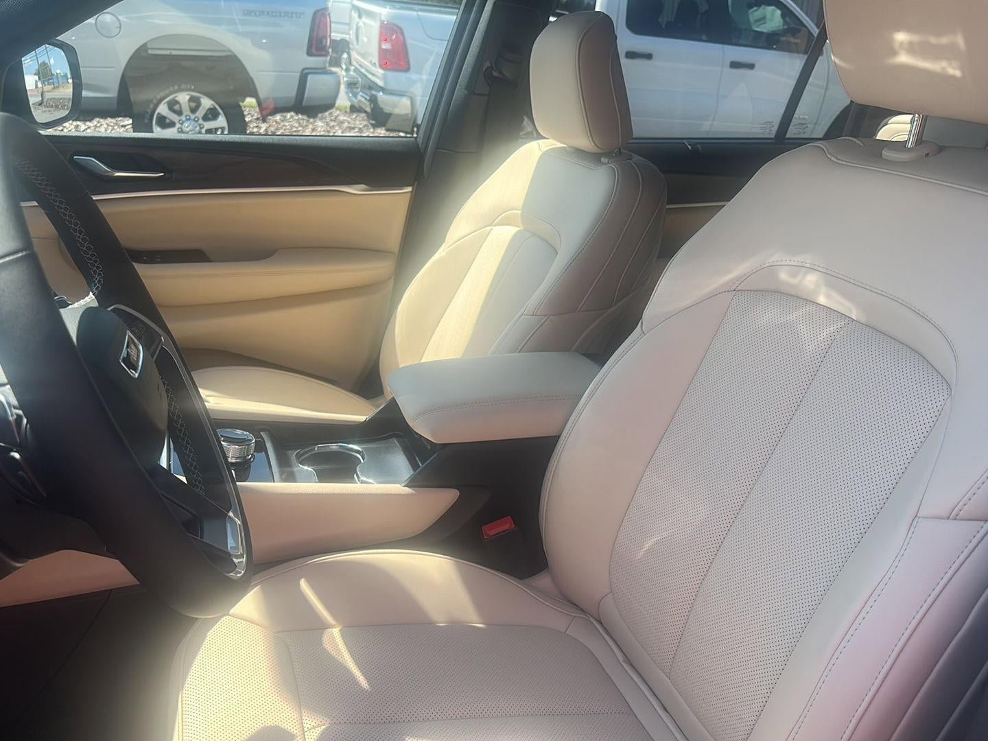 New 2025 Jeep Grand Cherokee L Limited w/ Luxury Tech Group II AWD/4WD image 13