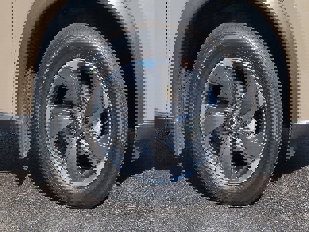 Used 2024 Nissan Rogue SV image 11