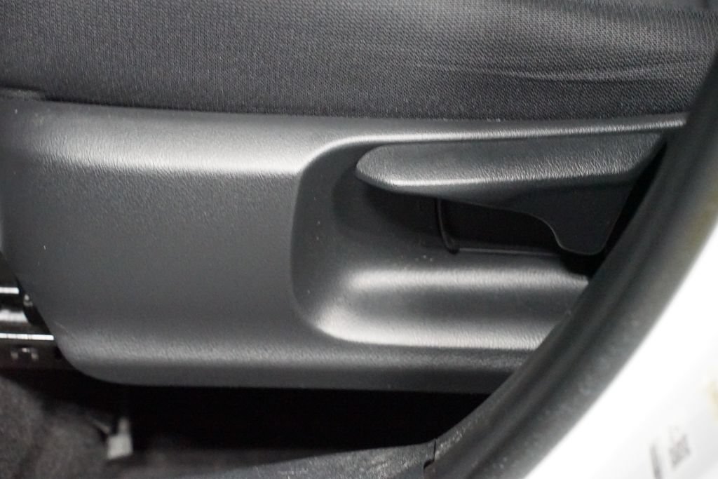 Certified 2024 Toyota Corolla Cross LE FWD image 32