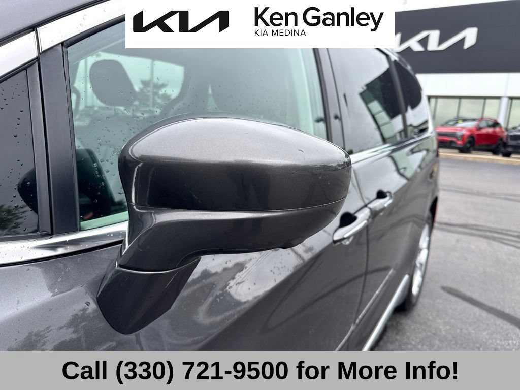 Used 2017 Chrysler Pacifica Touring-L Plus w/ Advanced Safetytec Group FWD image 19