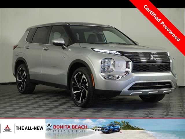 Used 2025 Mitsubishi Outlander SE image 1