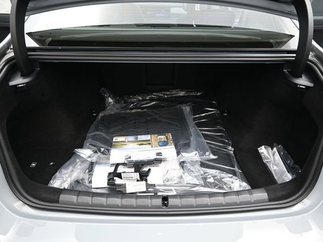 New 2026 BMW 740i xDrive image 17