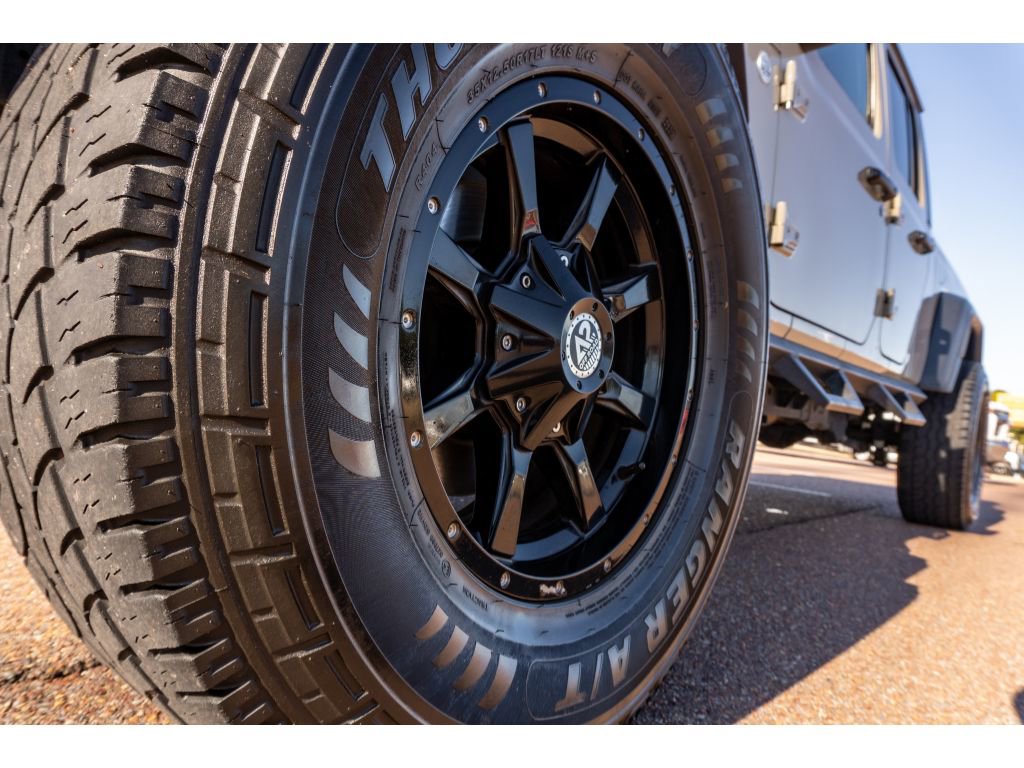 Used 2020 Jeep Gladiator Sport w/ Quick Order Package 24S image 9