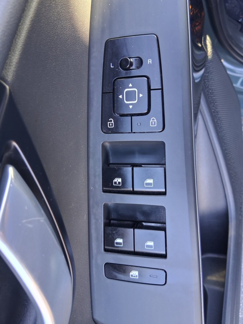 Used 2023 Kia Niro Wind w/ Wind Preserve Package FWD image 12