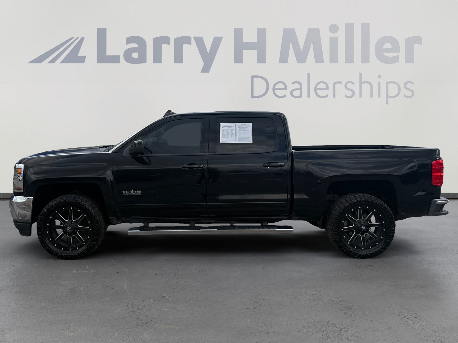 Used 2017 Chevrolet Silverado 1500 LT w/ Texas Edition RWD image 2