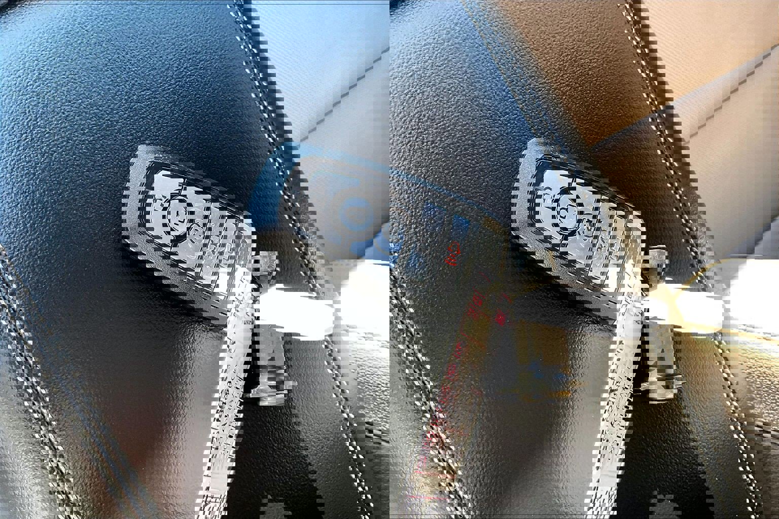 Used 2021 Ford Explorer Limited image 12