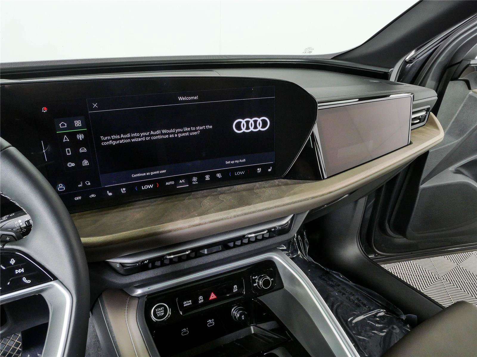 Used 2025 Audi Q5 Prestige w/ 20" Wheel Package AWD/4WD image 12