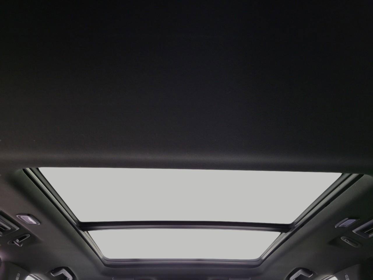 Certified 2021 Cadillac Escalade Premium Luxury w/ LPO, Radiant Package image 30