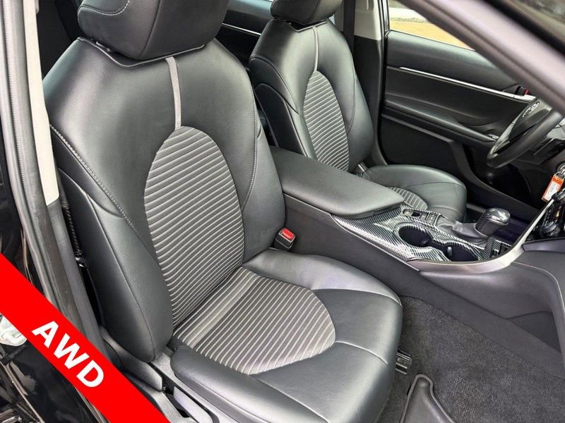 Used 2024 Toyota Camry SE image 11