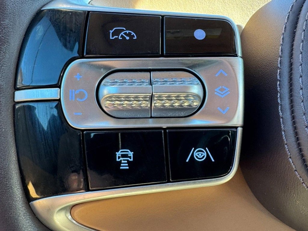 Certified 2023 Genesis G90 3.5T image 16