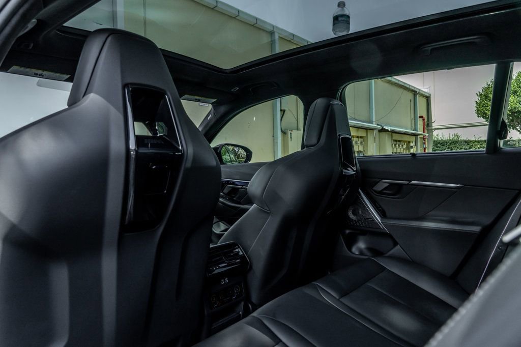 Used 2025 BMW M5 Touring image 19