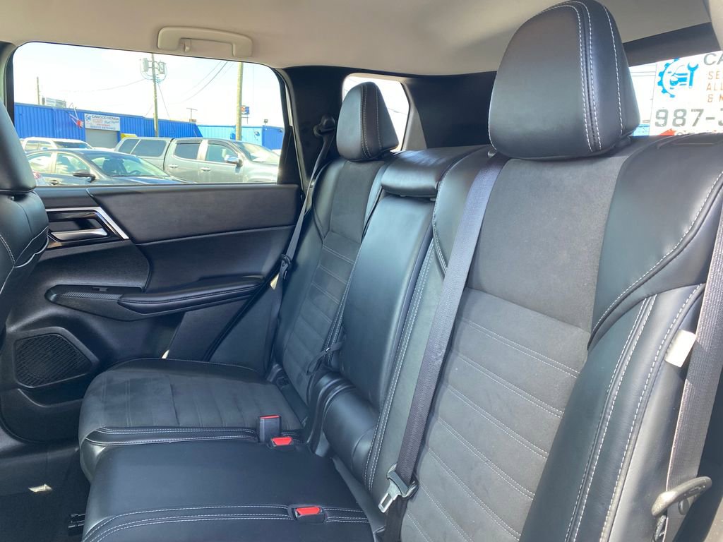 Used 2024 Mitsubishi Outlander SE AWD/4WD image 15