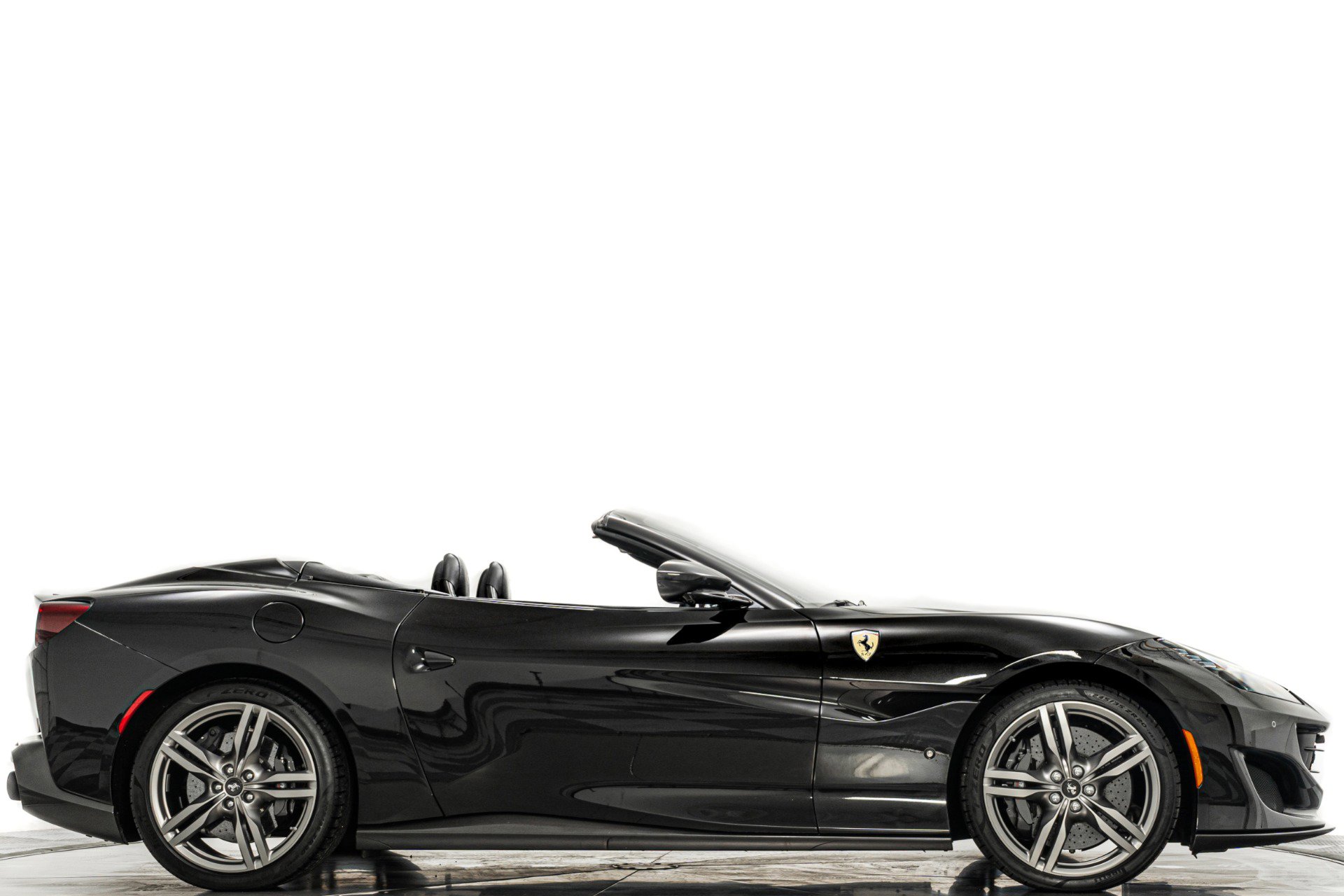 Used 2020 Ferrari Portofino image 2