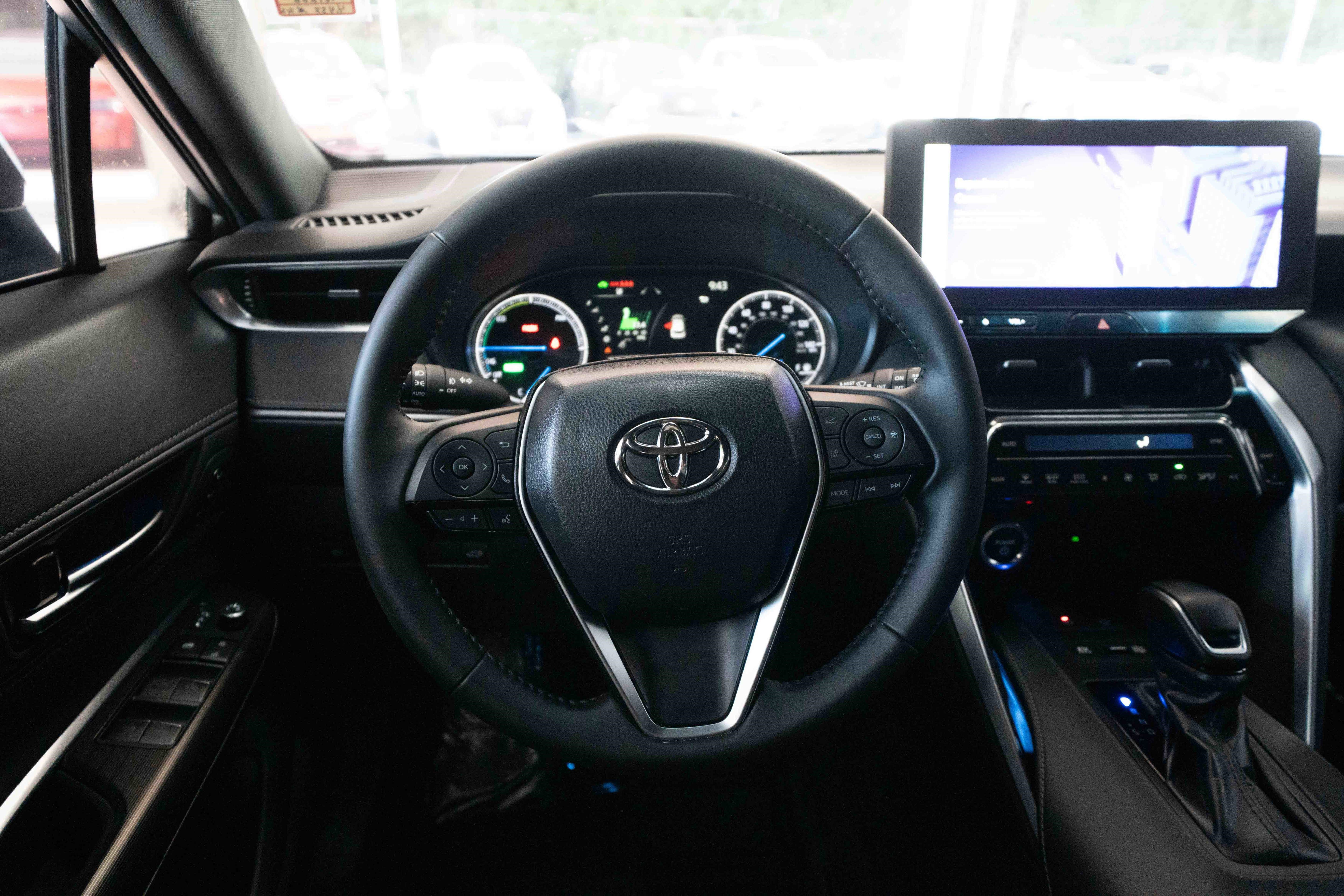 Used 2024 Toyota Venza XLE AWD/4WD image 21