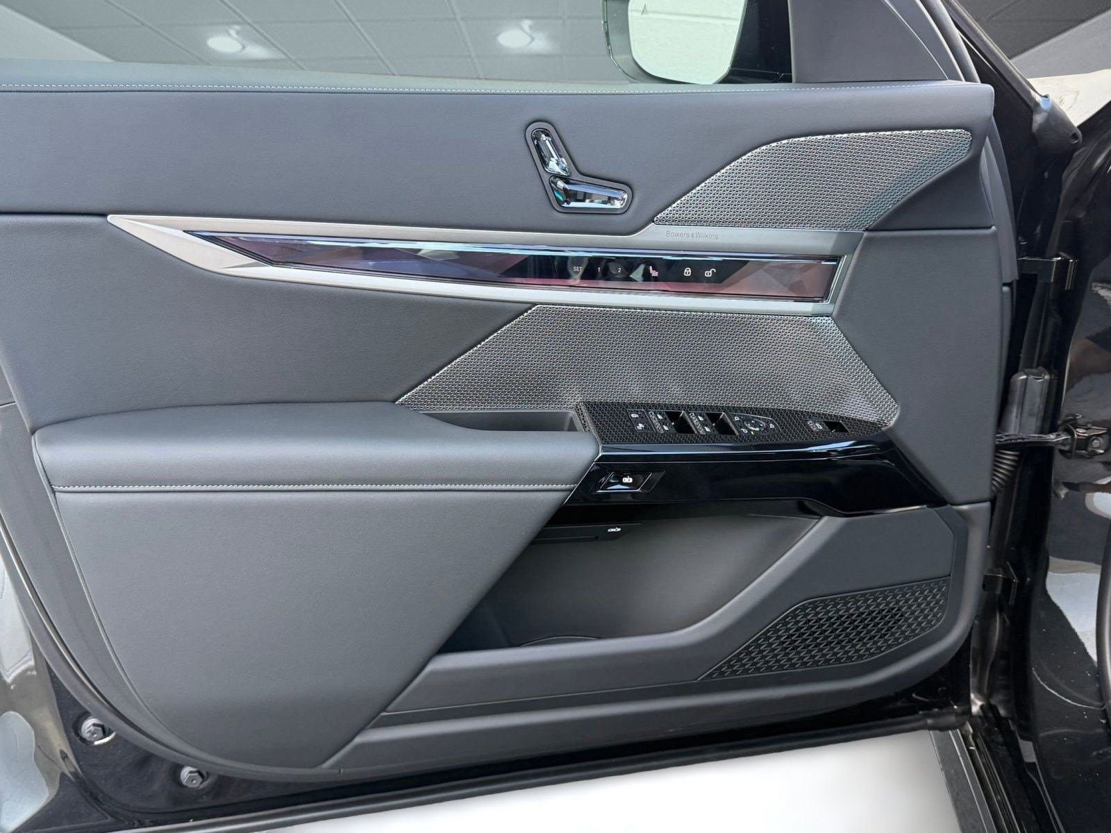 Used 2026 BMW 740i RWD image 21