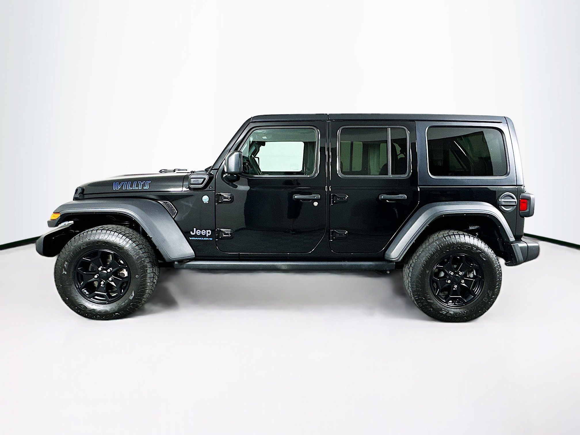 Used 2023 Jeep Wrangler Unlimited w/ Cold Weather Group AWD/4WD image 4