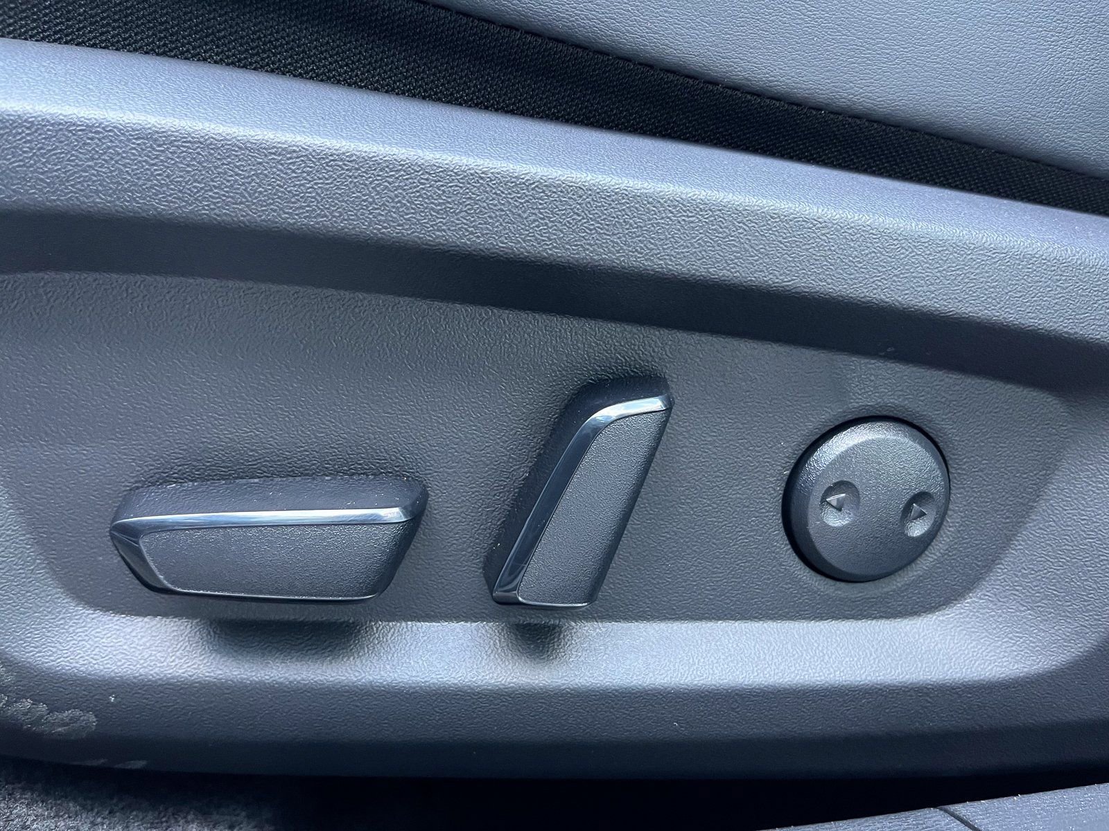 New 2025 Mitsubishi Outlander SE image 7