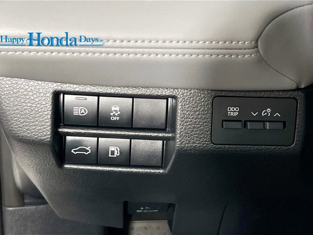 Used 2019 Toyota Avalon XLE image 22