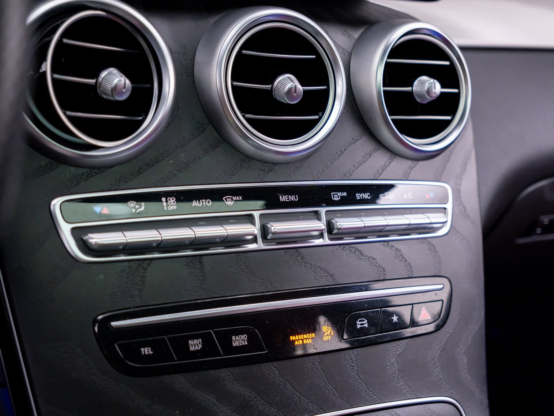 Used 2022 Mercedes-Benz GLC 300 4MATIC Coupe image 24
