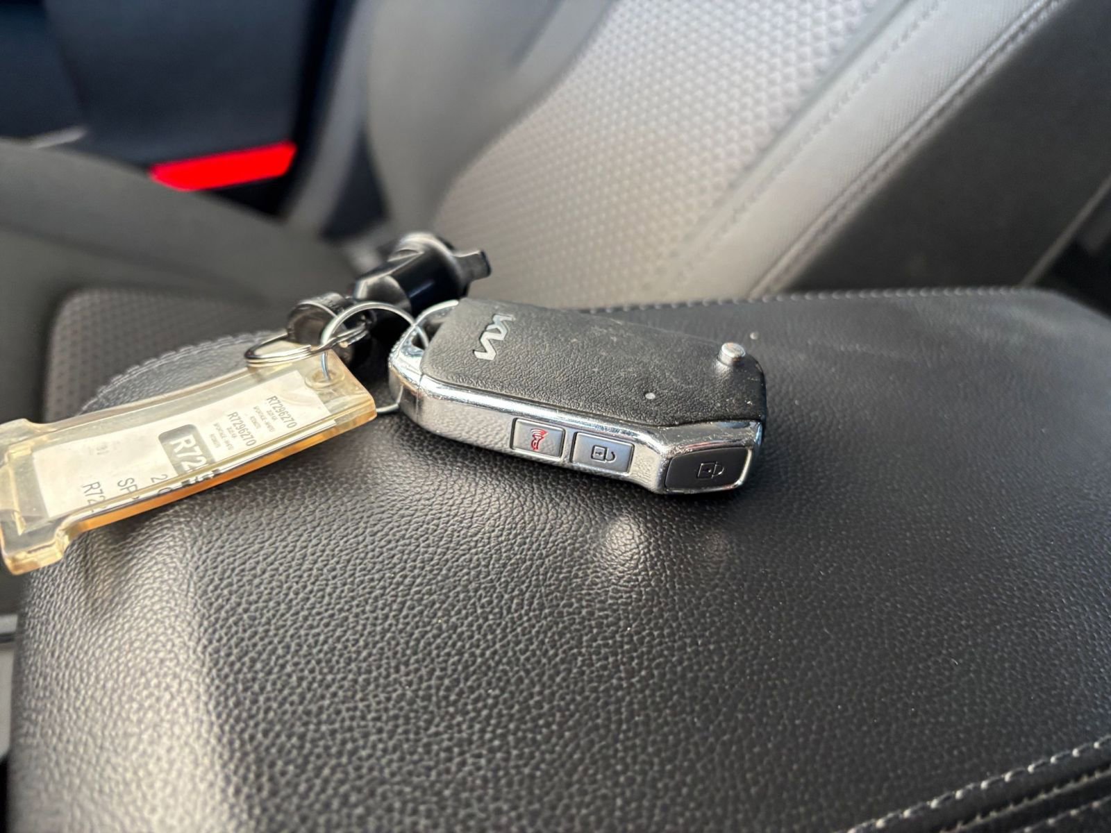 Used 2024 Kia Sportage LX image 21