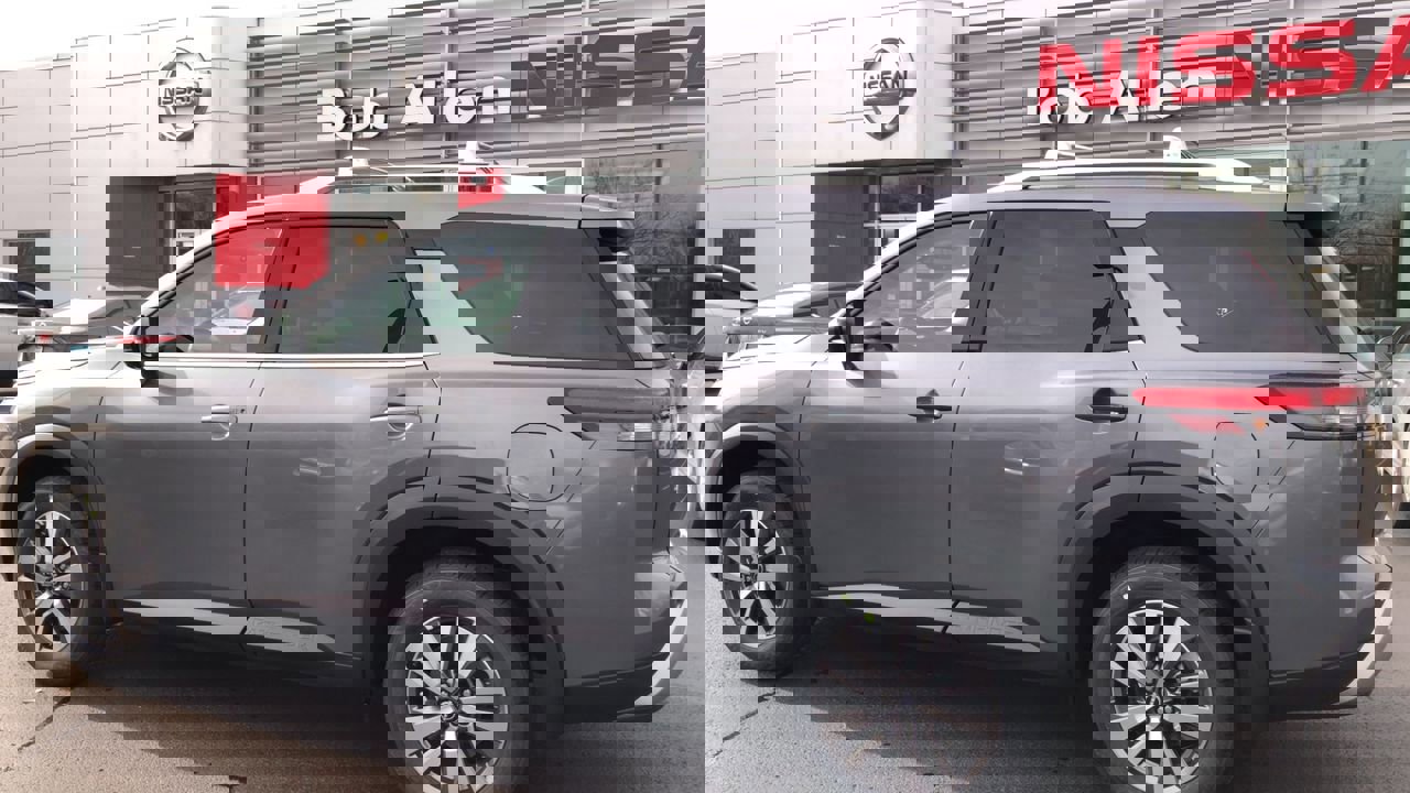 New 2025 Nissan Pathfinder SL image 5