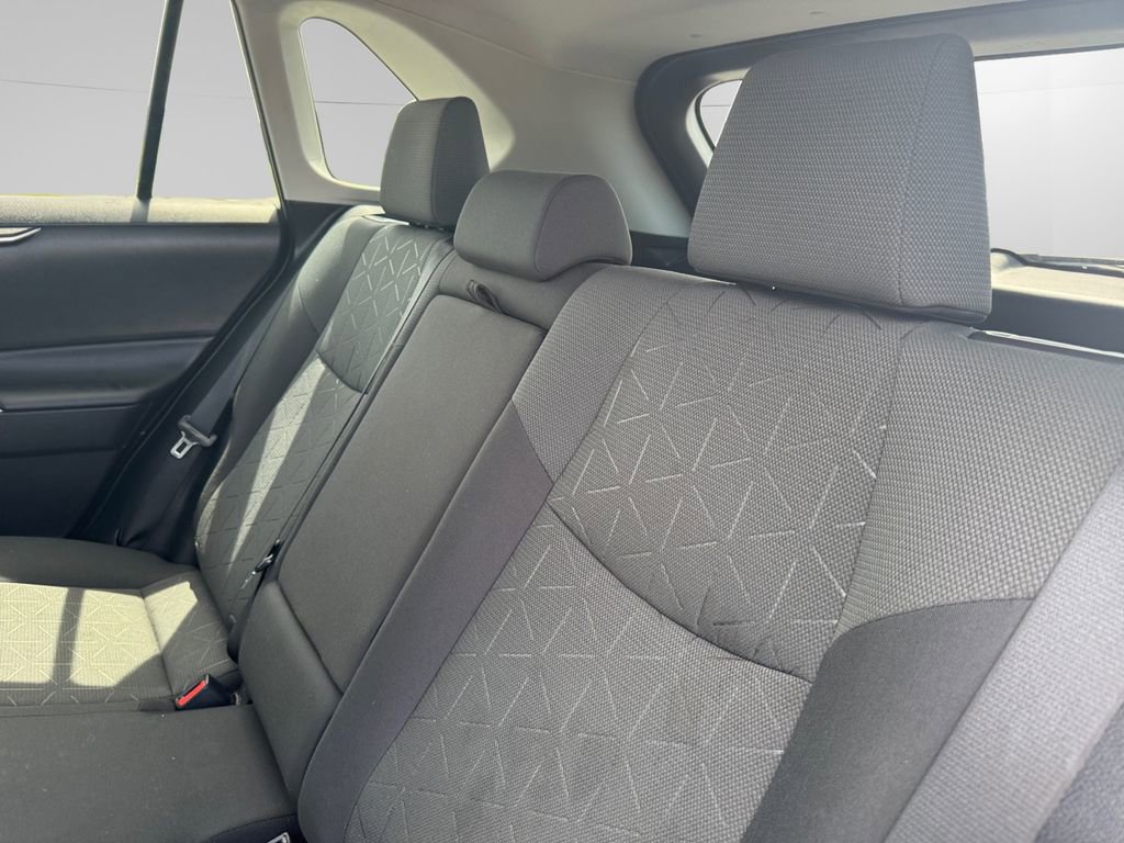 Used 2021 Toyota RAV4 XLE image 13