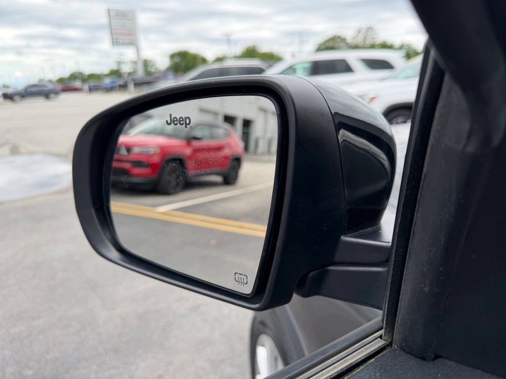 Used 2023 Jeep Compass Latitude AWD/4WD image 22