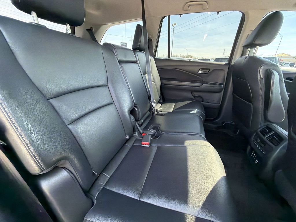 Used 2016 Honda Pilot Touring image 12