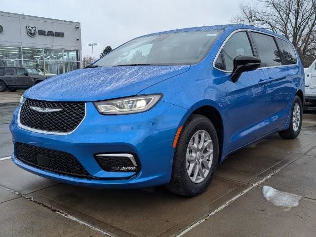 New 2026 Chrysler Pacifica Select image 6