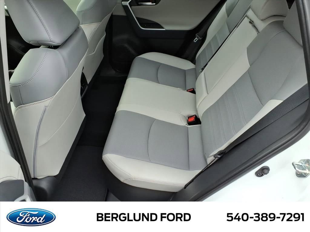 Used 2025 Toyota RAV4 Limited image 13