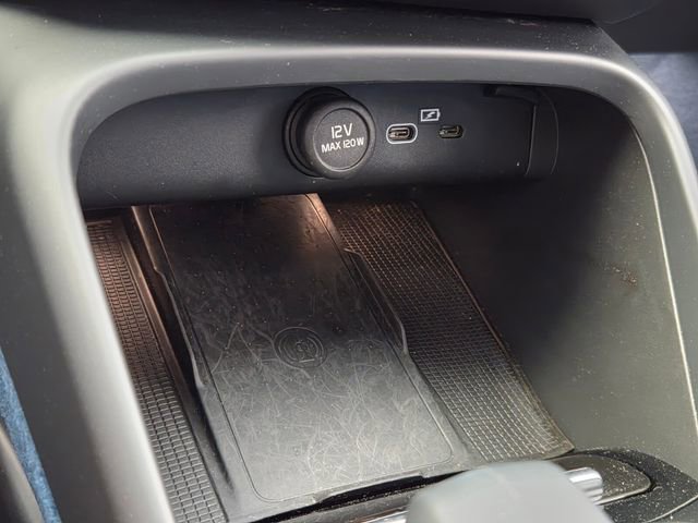 Certified 2023 Volvo C40 P8 Recharge Plus image 31