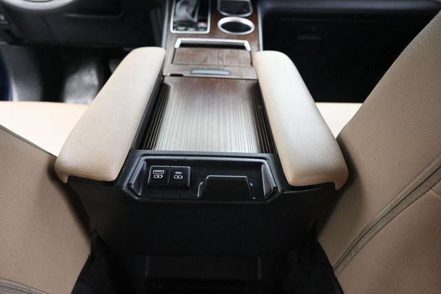Used 2023 Toyota Sienna XLE FWD image 25