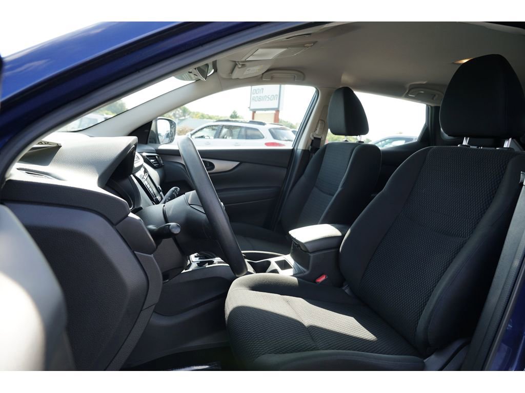 Used 2022 Nissan Rogue Sport S image 12